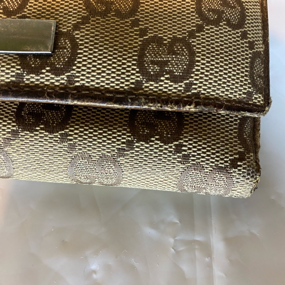 Gucci Tan and Brown Monogram Wallet - Picture 8 of 16